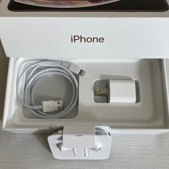 Apple Other - IPhone Lightening Charger Wall Cube EarPods